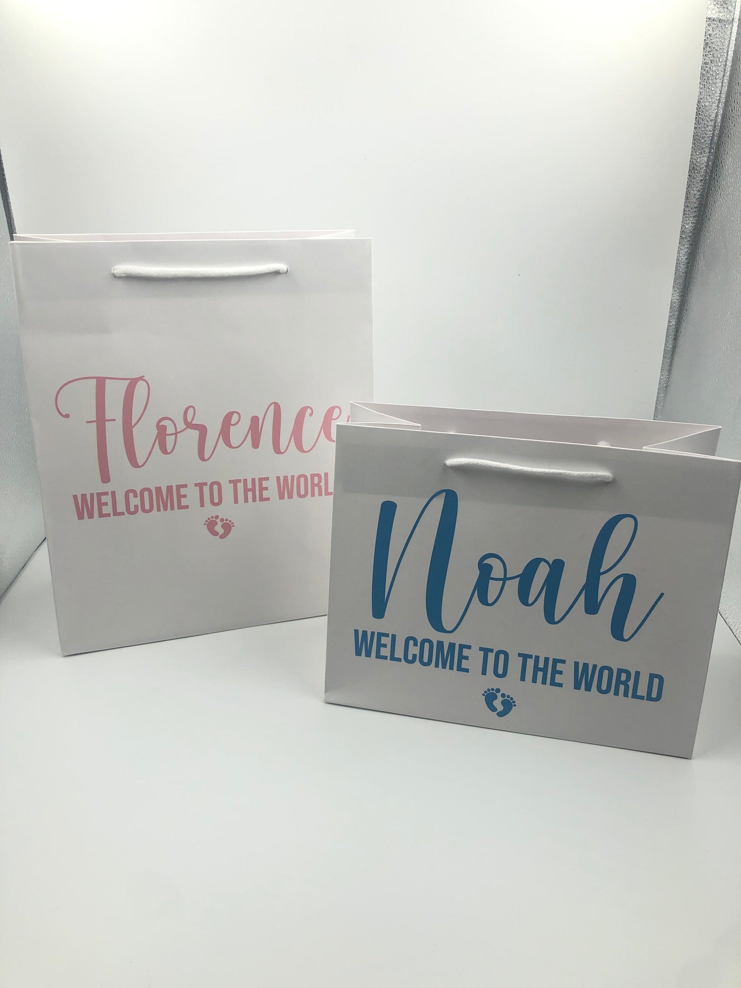 Personalised Newborn Baby Luxury Gift Bag - Any Name - Various Colours - New baby, Baby Shower, Congratulations - Baby Footprints