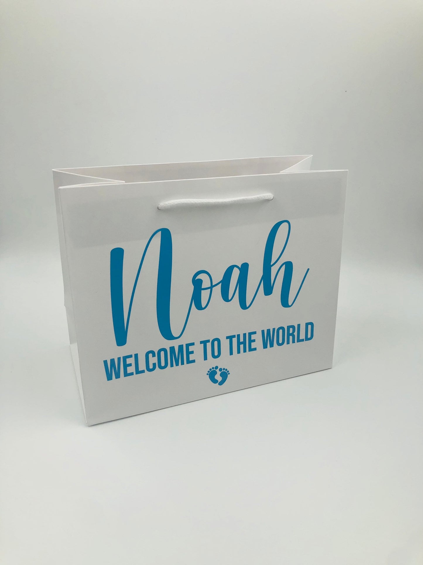 Personalised Newborn Baby Luxury Gift Bag - Any Name - Various Colours - New baby, Baby Shower, Congratulations - Baby Footprints