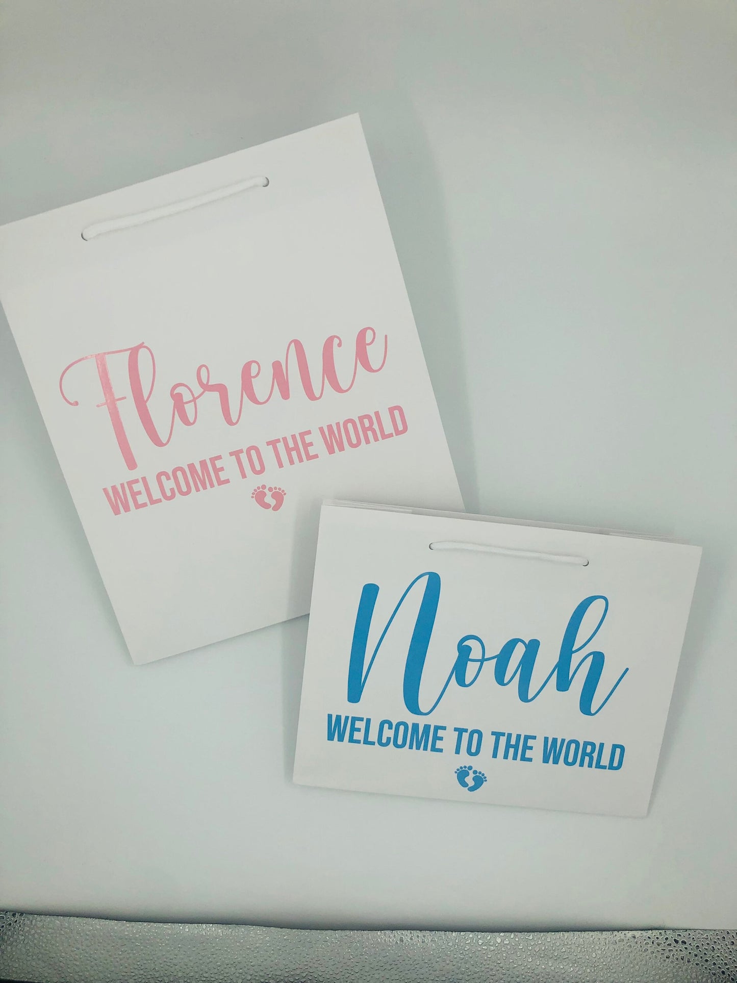 Personalised Newborn Baby Luxury Gift Bag - Any Name - Various Colours - New baby, Baby Shower, Congratulations - Baby Footprints