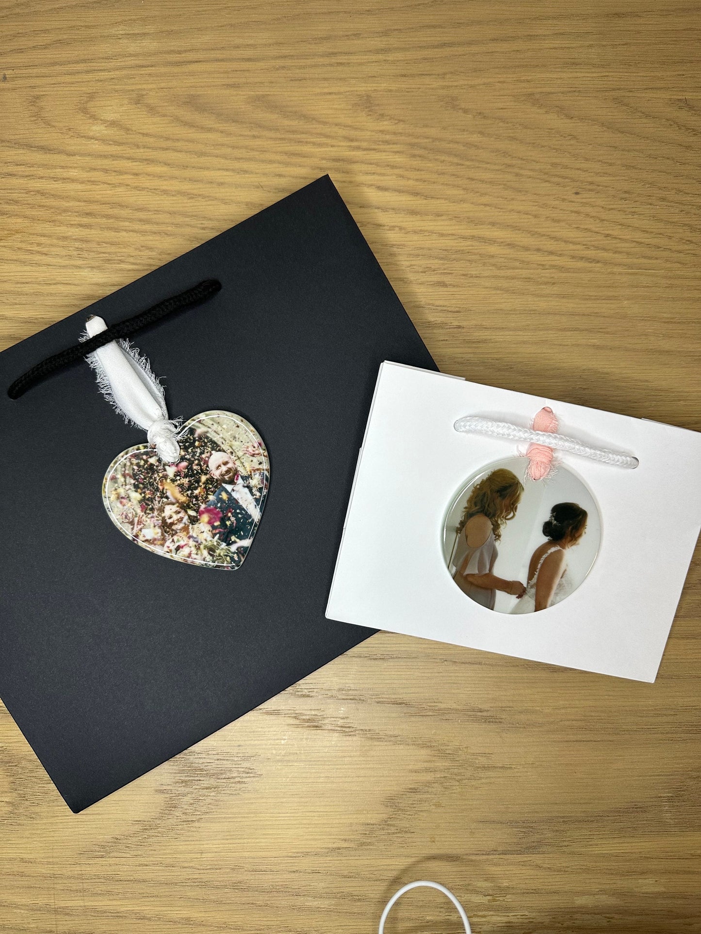 Personalised Keepsake Gift Bag | Special Gift |Custom Photo, Valentines, Christmas, Mother's Day, Recyclable Paper Gift Bag | Ceramic Bauble
