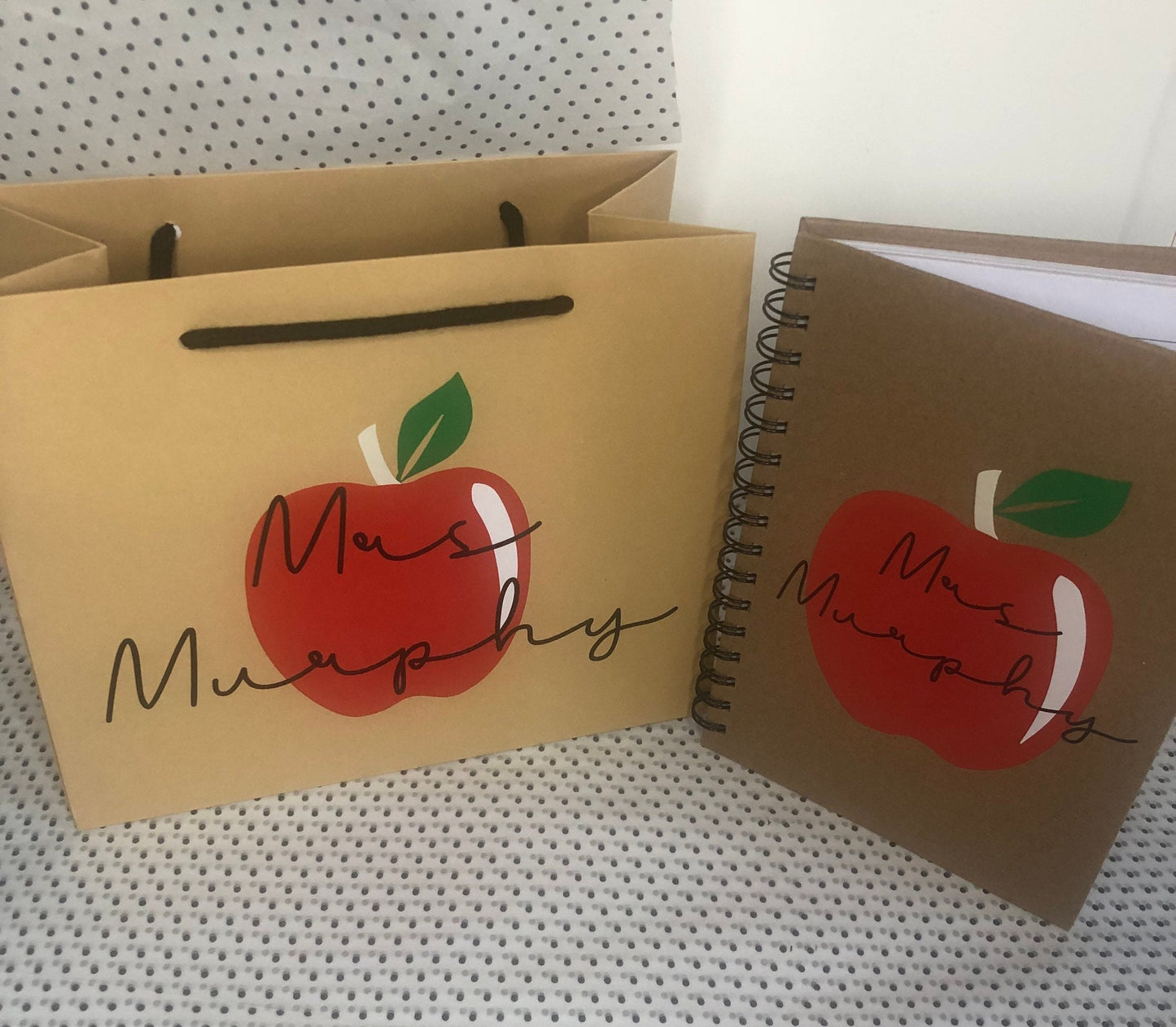 Personalised Teacher, Teaching Assistant Gift Bag | End of Term Gift | Mrs/Miss/Mr | Apple or Pencil Design